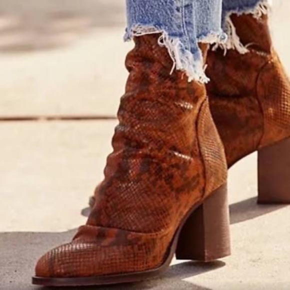 Free People Shoes - 'Free People Elle Brown/Black Snakeskin Leather Women's Boots Sz 41/US 10